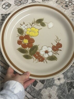 Two Vintage Mountain Wood Collection “Trellis Blossom” Dinner Plate